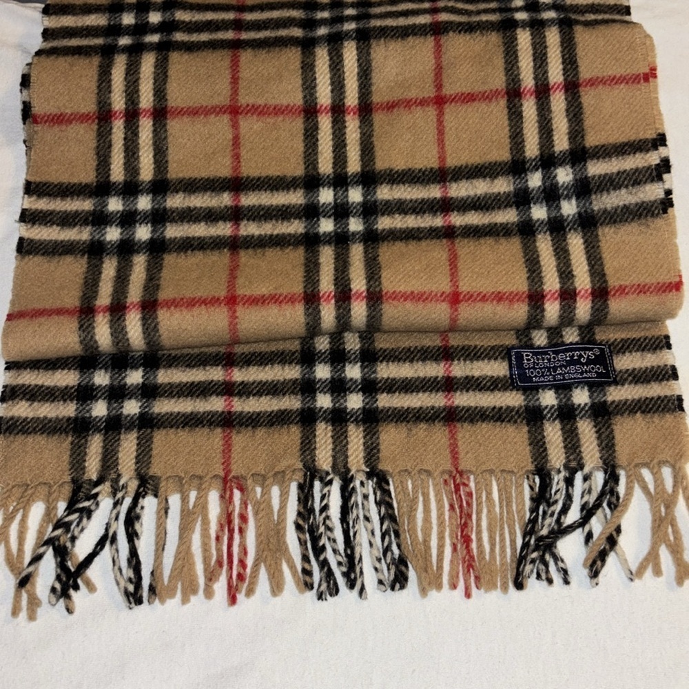 Burberry Classic Check Pattern 100% Lambs Wool Scarf!! - Picture 4 of 6